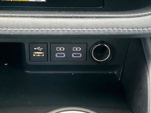 Used 2023 Toyota Highlander XLE image 27