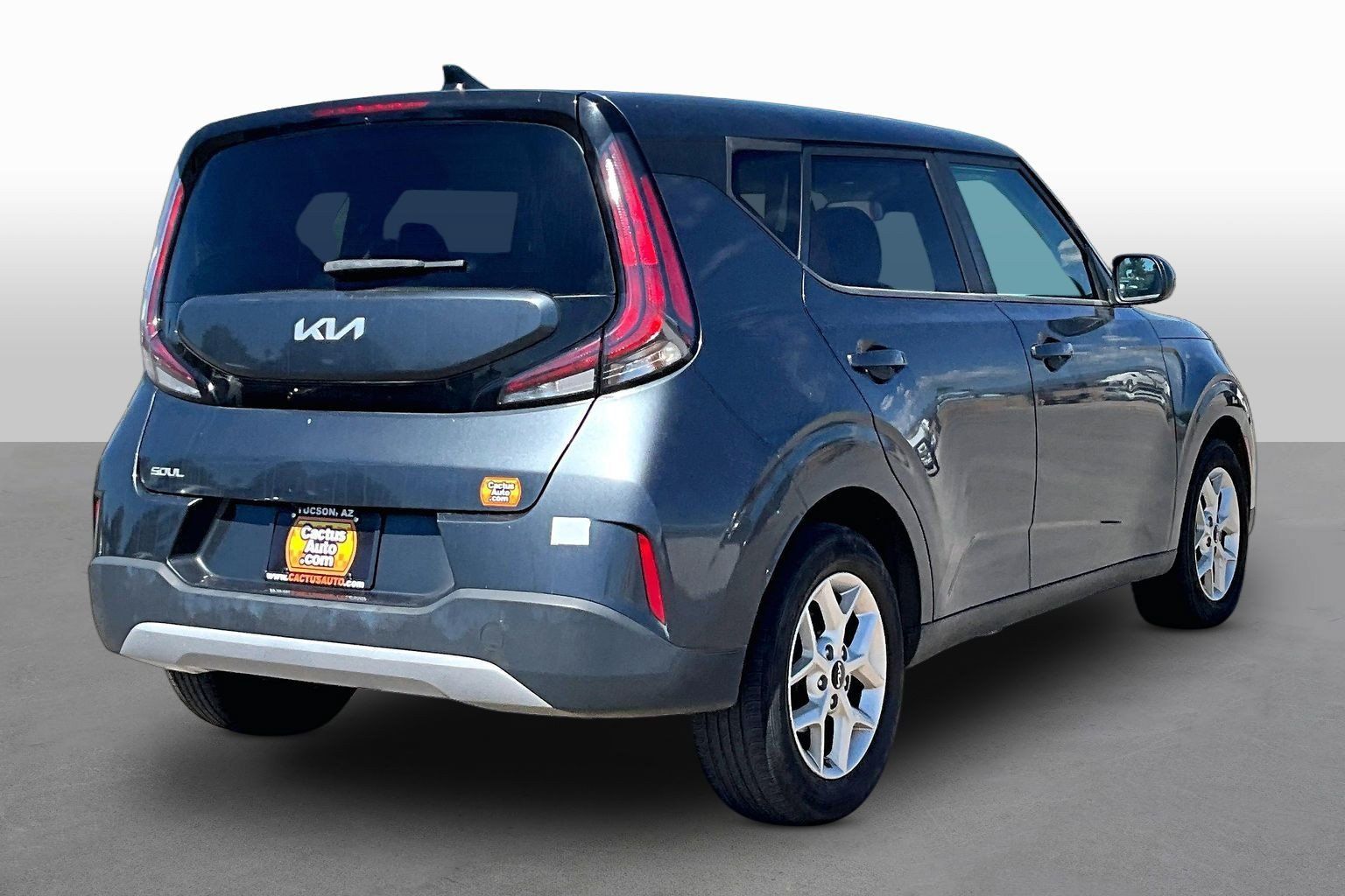 Used 2023 Kia Soul LX w/ Option Group 015 FWD image 2