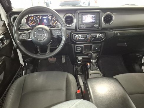 Used 2021 Jeep Wrangler 4WD Unlimited Willys image 9
