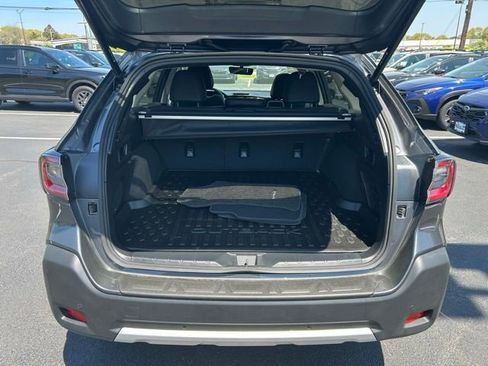 Used 2025 Subaru Outback Limited AWD/4WD image 10