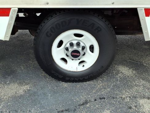 Used 2023 GMC Savana 3500 w/ Power Convenience Package RWD image 13