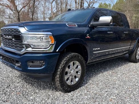 Used 2022 RAM 2500 Limited w/ Towing Technology Group image 3