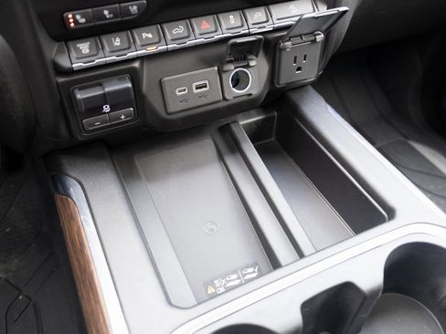 Used 2020 Chevrolet Silverado 3500 High Country w/ Technology Package image 5