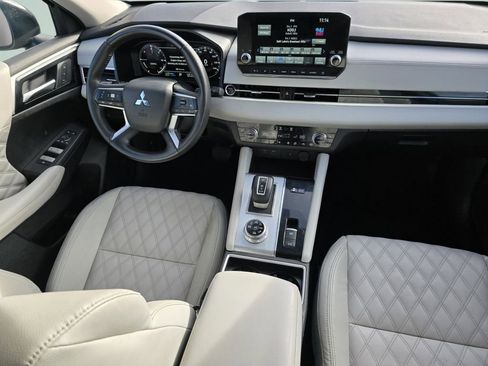 Used 2023 Mitsubishi Outlander SEL image 34