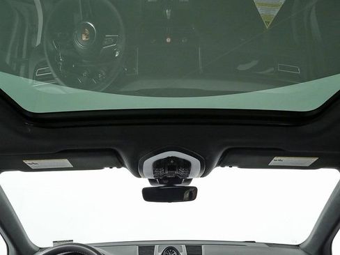 New 2026 Porsche Macan image 20