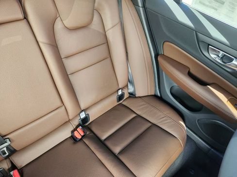 New 2026 Volvo V60 B5 Cross Country Plus w/ Protection Package Premier AWD/4WD image 15
