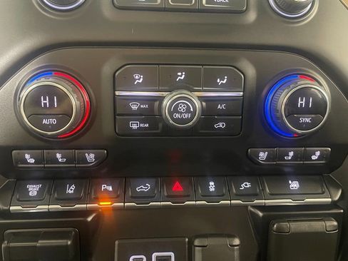 Used 2020 Chevrolet Silverado 2500 High Country w/ Technology Package image 21