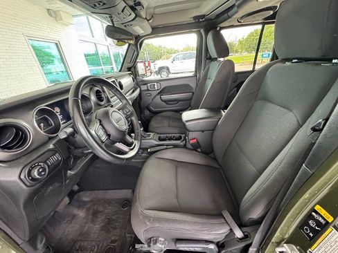Used 2022 Jeep Gladiator Sport AWD/4WD image 12