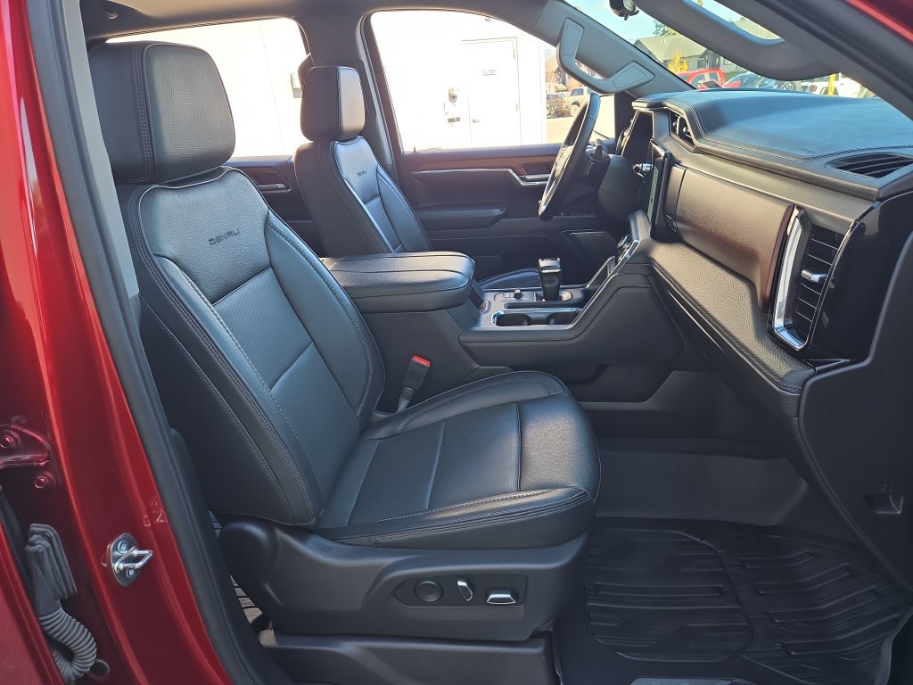 Used 2023 GMC Sierra 1500 Denali w/ Technology Package AWD/4WD image 17