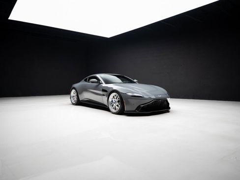Used 2020 Aston Martin V8 Vantage Coupe RWD image 76