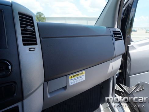 Used 2015 Mercedes-Benz Sprinter 3500 image 39
