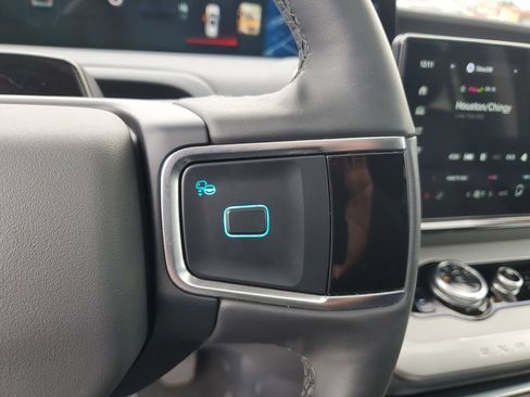 Certified 2025 Ford Expedition Active AWD/4WD image 25