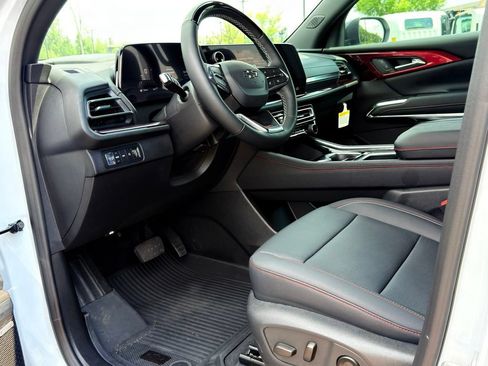 New 2026 Chevrolet Traverse Z71 w/ Enhanced Driving Package AWD/4WD image 30