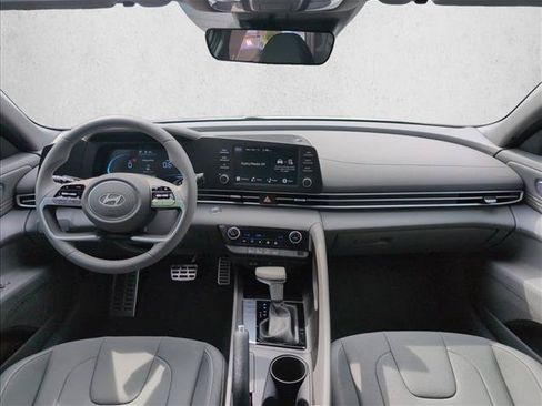 New 2026 Hyundai Elantra Sport FWD image 18