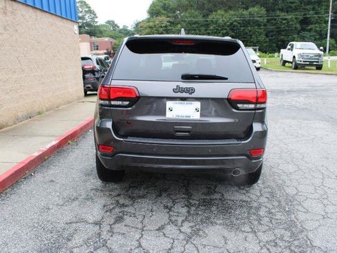 Used 2019 Jeep Grand Cherokee Altitude AWD/4WD image 5