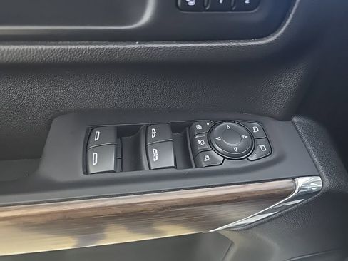 Used 2023 Chevrolet Silverado 2500 High Country w/ Z71 Off-Road Package image 16