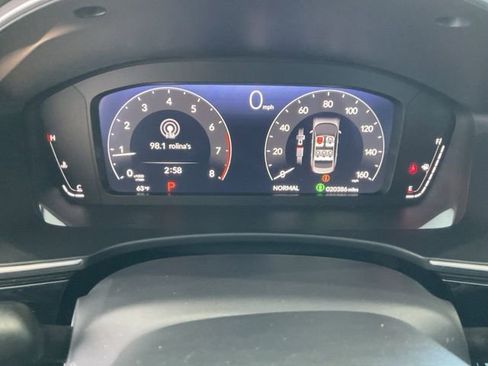 Used 2023 Honda Civic Touring image 10