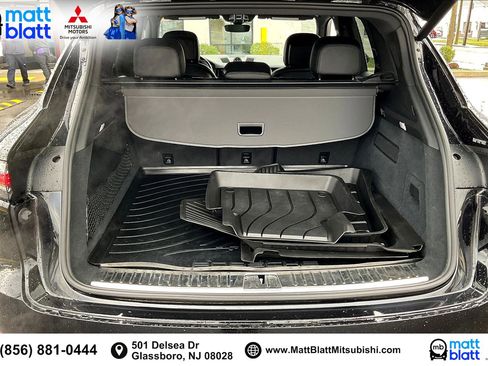 Used 2022 Porsche Cayenne Platinum Edition image 35