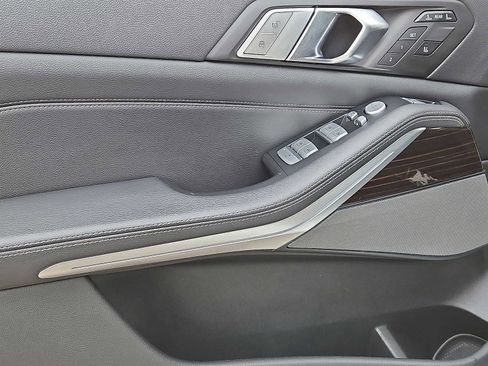 Used 2019 BMW X7 xDrive50i w/ Cold Weather Package image 10