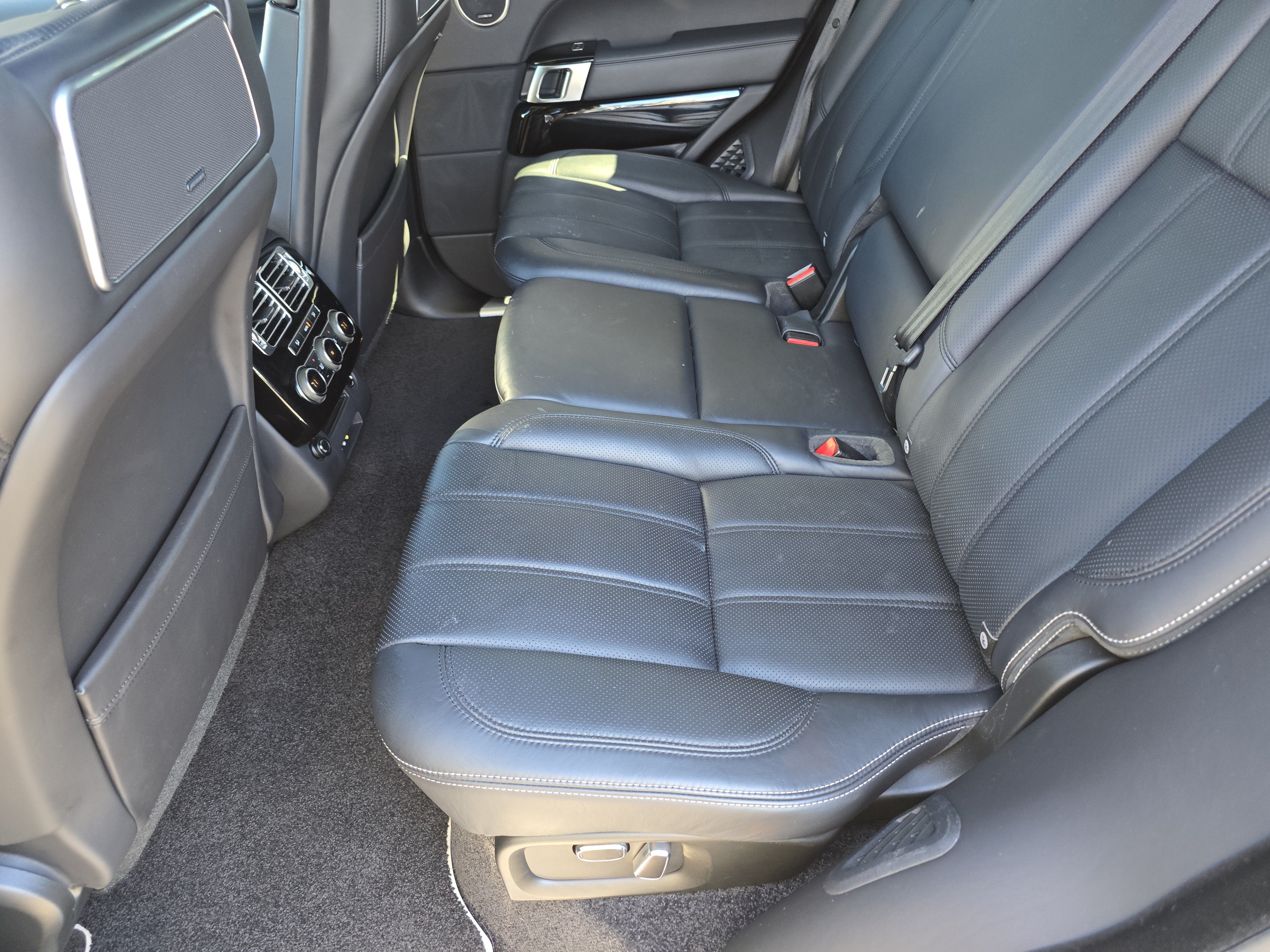Used 2014 Land Rover Range Rover Autobiography AWD/4WD image 15