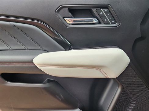 New 2026 GMC Canyon AT4X w/ AT4X AEV Edition image 18