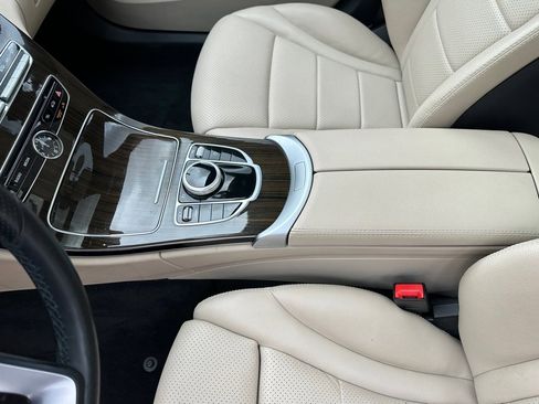 Used 2018 Mercedes-Benz C 300 4MATIC Sedan image 13