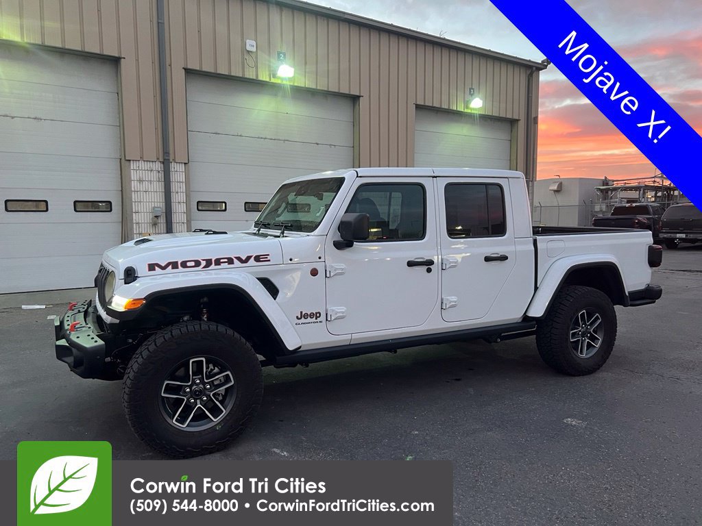 Used 2025 Jeep Gladiator Mojave AWD/4WD image 7