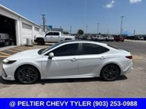 Used 2025 Toyota Camry XSE FWD image 2