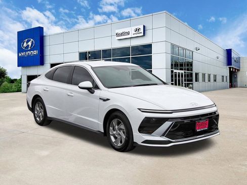 Certified 2025 Hyundai Sonata SE FWD image 3