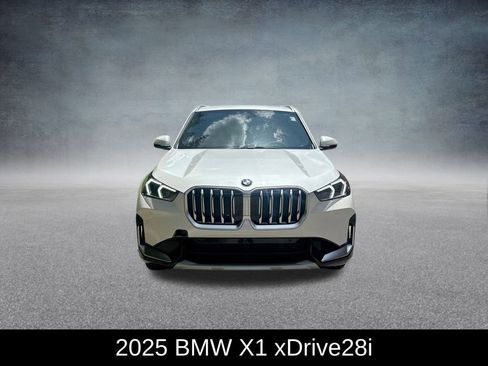 Used 2025 BMW X1 xDrive28i image 3