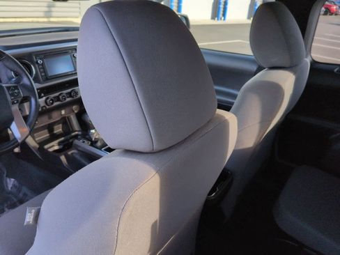 Used 2016 Toyota Tacoma TRD Off-Road image 19