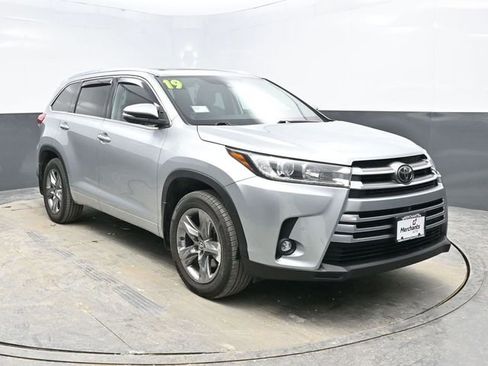 Used 2019 Toyota Highlander Limited Platinum image 5
