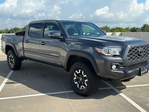 Used 2022 Toyota Tacoma TRD Off-Road AWD/4WD image 16