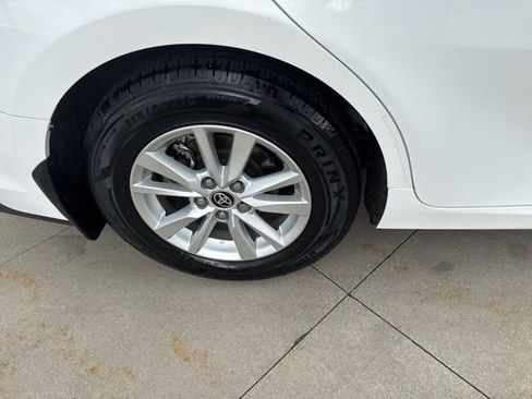 Used 2025 Toyota Camry LE w/ Convenience Package image 10