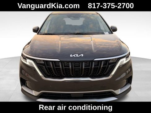 Used 2024 Kia Carnival EX image 7