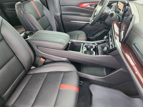 New 2026 Chevrolet Traverse RS image 10