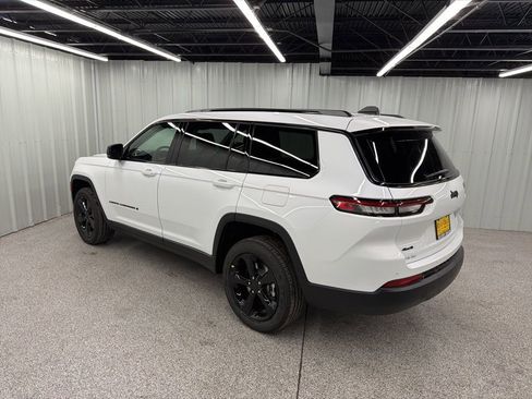 New 2025 Jeep Grand Cherokee L Altitude AWD/4WD image 4
