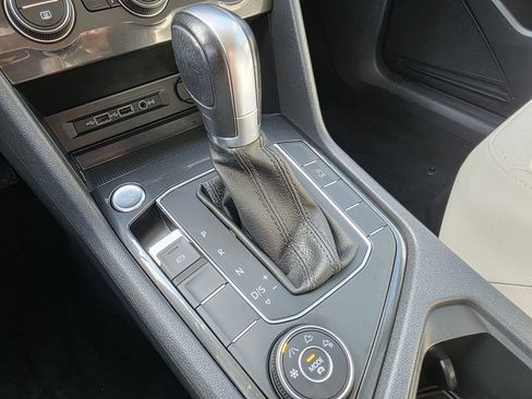 Used 2019 Volkswagen Tiguan SE AWD/4WD image 24