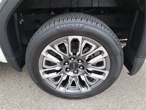 Used 2024 GMC Sierra 1500 Denali Ultimate image 42