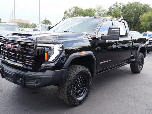 Certified 2025 GMC Sierra 2500 AT4X w/ AT4X AEV Edition AWD/4WD image 5