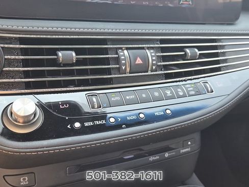 Used 2021 Lexus LS 500 w/ Accessory Package (Z2) RWD image 21