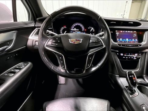Used 2019 Cadillac XT5 Luxury w/ Sport Package AWD/4WD image 5