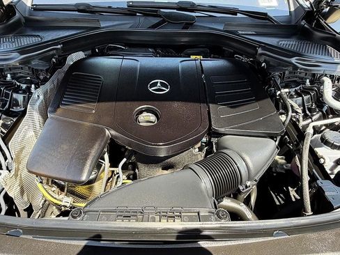 Used 2024 Mercedes-Benz GLC 300 image 34