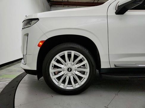 Used 2022 Cadillac Escalade ESV Luxury image 31