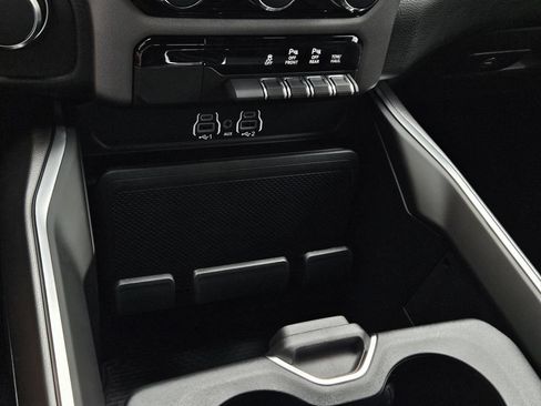 New 2026 RAM 1500 Express AWD/4WD image 19