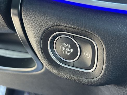Used 2025 Mercedes-Benz GLS 450 4MATIC image 38