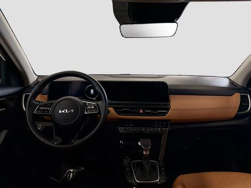 Used 2025 Kia Seltos EX w/ EX Sunroof Package image 24