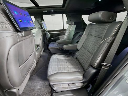 Used 2025 Cadillac Escalade Sport Platinum AWD/4WD image 23