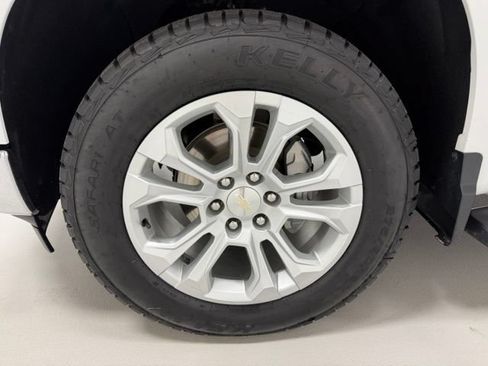 Certified 2023 Chevrolet Silverado 1500 LTZ w/ LTZ Premium Package AWD/4WD image 19