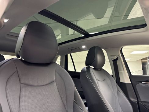 New 2026 Volkswagen Tiguan SE FWD image 16
